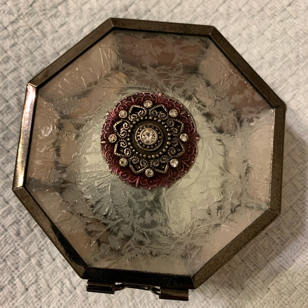 Leaded glass and jeweled keepsake box amethyst